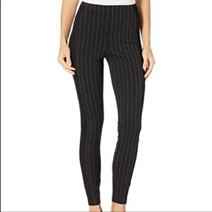 Lysse Mid Rise Navy and Gray Striped Pattern Skinny Cropped Pants Sz Sm Like New